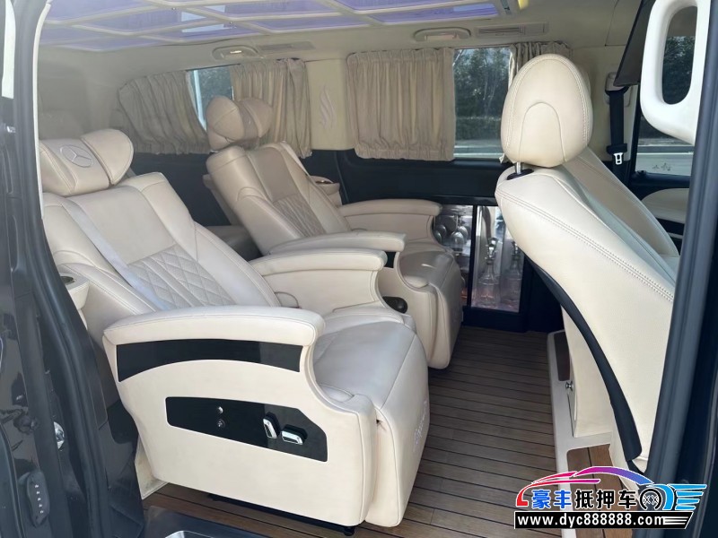 19年奔驰威霆轿车抵押车出售