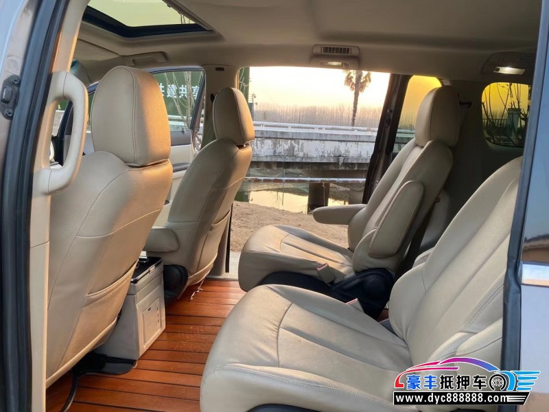 13年别克GL8SUV抵押车出售