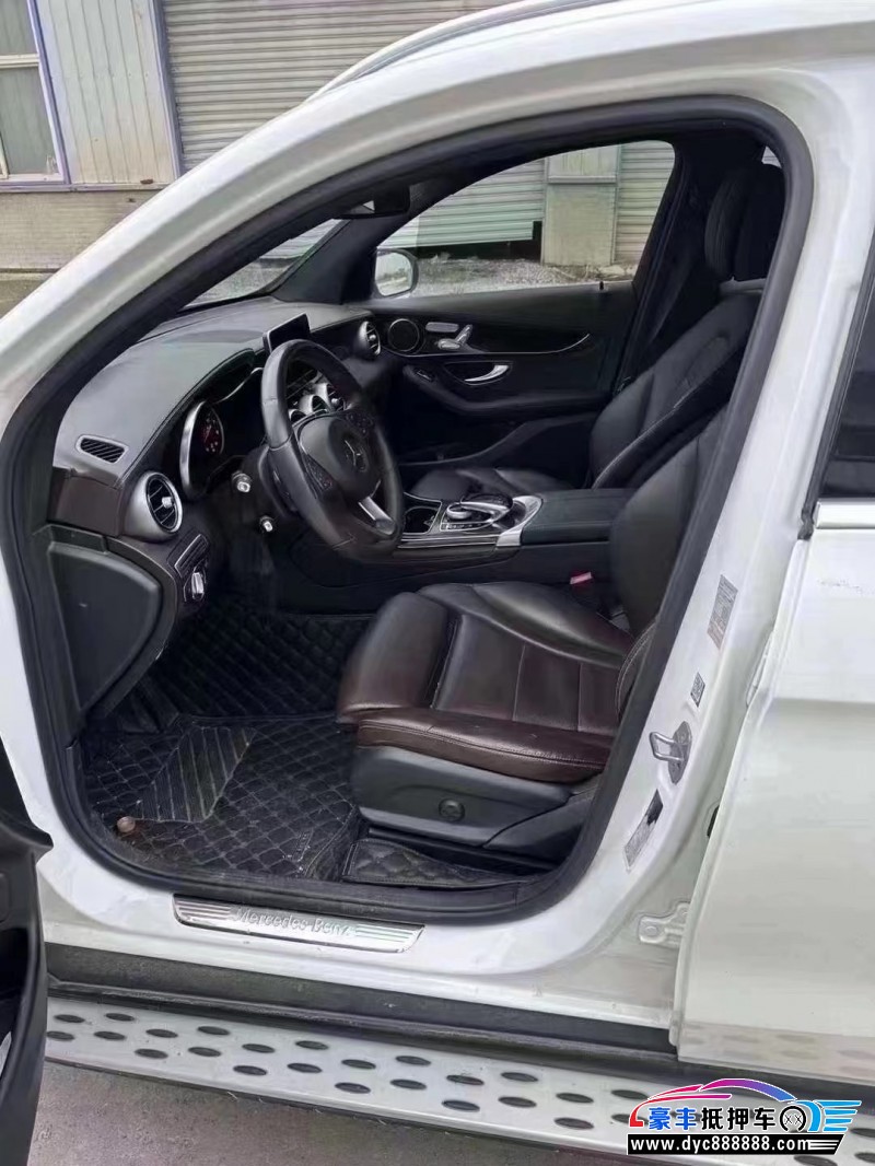 18年奔驰GLC轿车抵押车出售