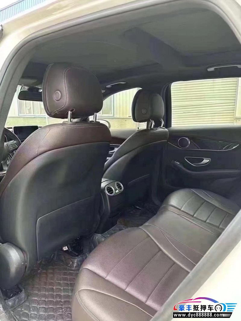 18年奔驰GLC轿车抵押车出售