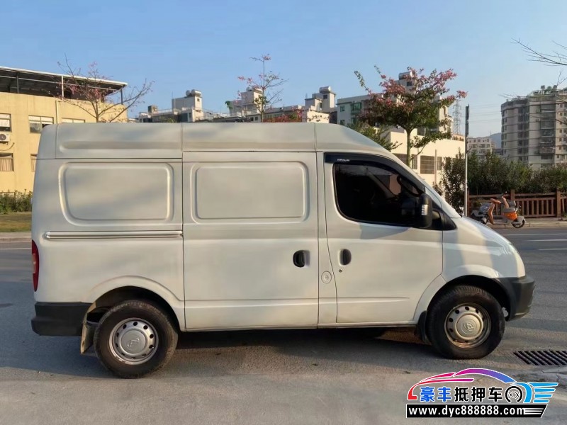 20年上汽大通V80MPV抵押车出售