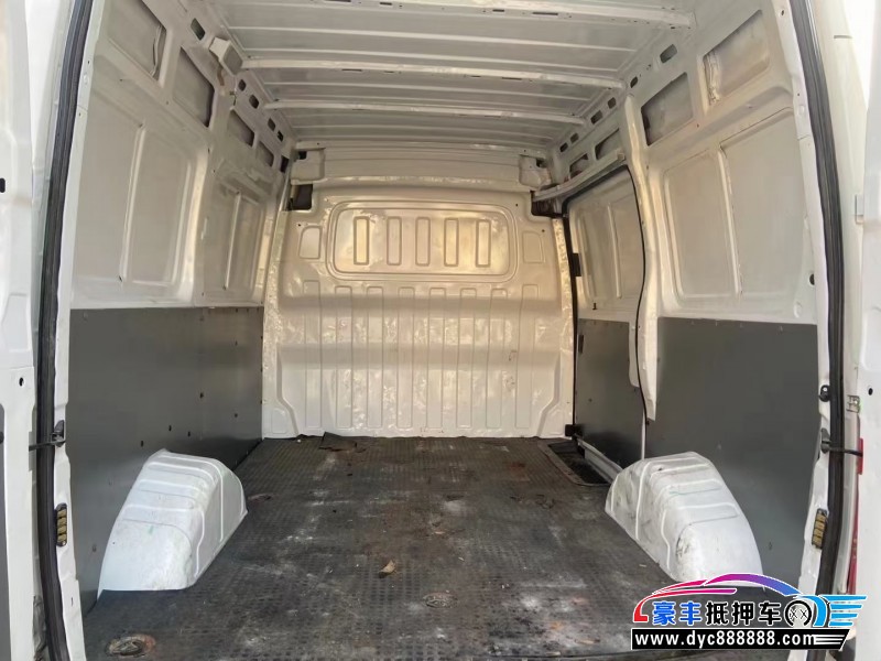 20年上汽大通V80MPV抵押车出售