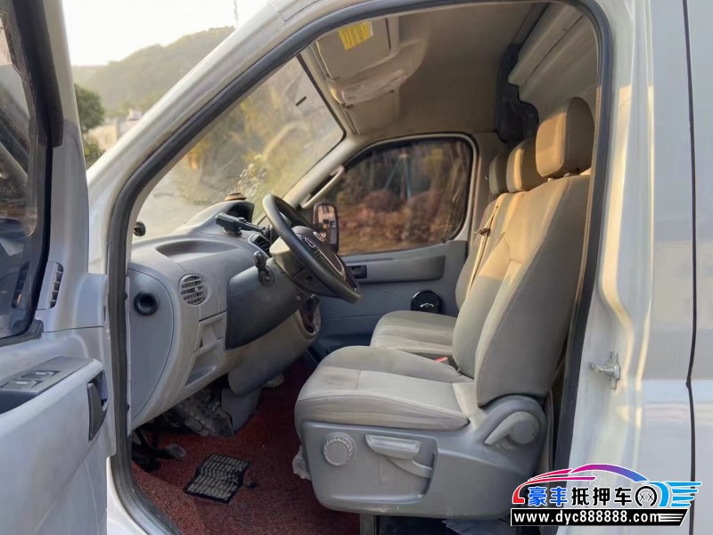 20年上汽大通V80MPV抵押车出售