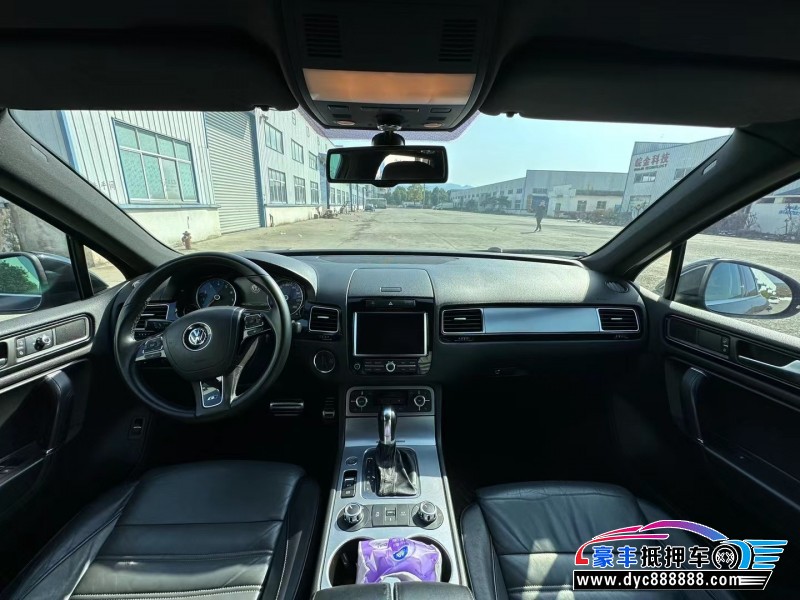 12年大众途锐轿车抵押车出售