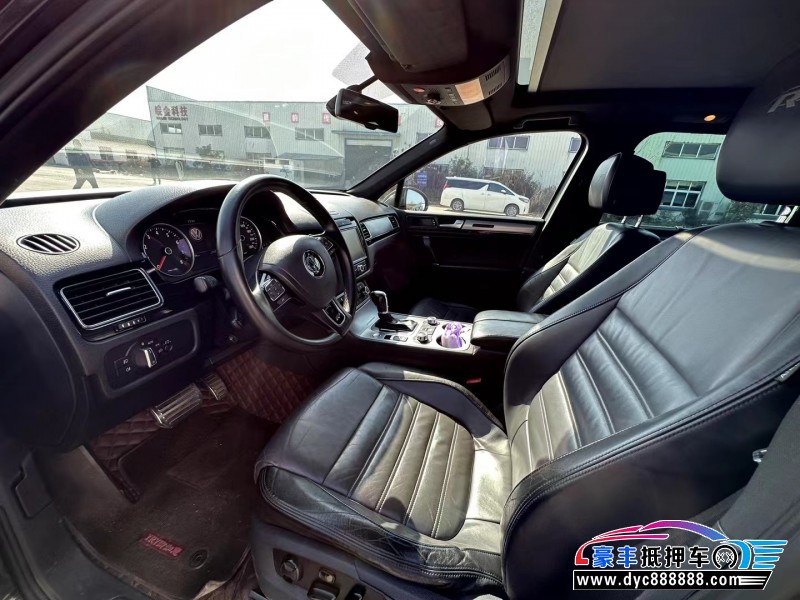 12年大众途锐轿车抵押车出售