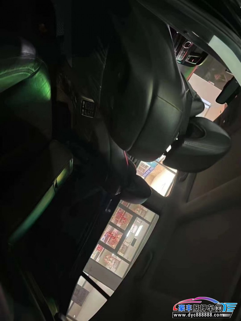 14年起亚凯尊轿车抵押车出售