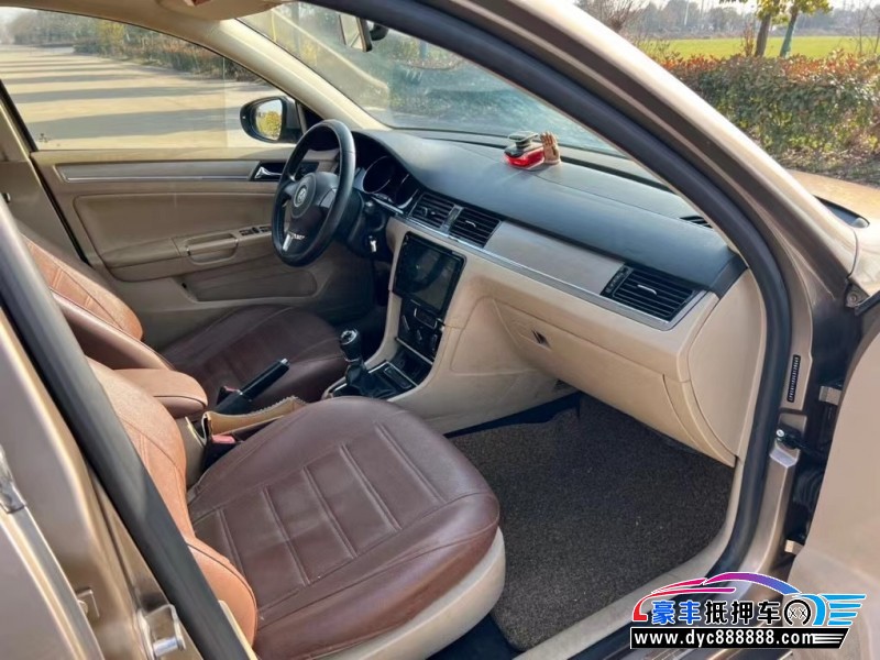 14年大众宝来轿车抵押车出售