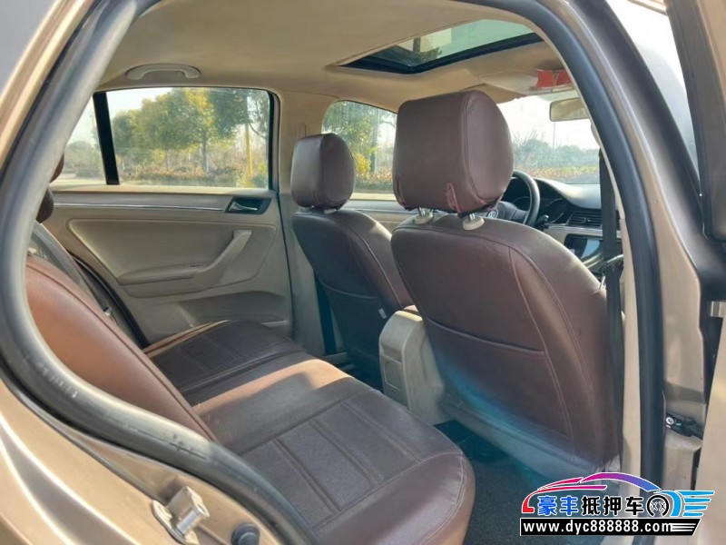 14年大众宝来轿车抵押车出售