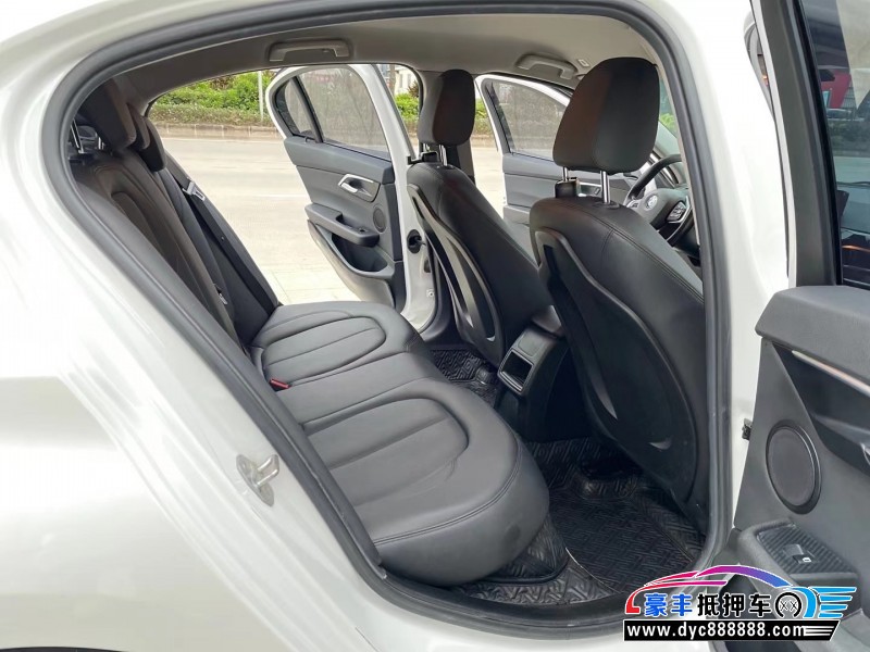 19年宝马1系轿车抵押车出售