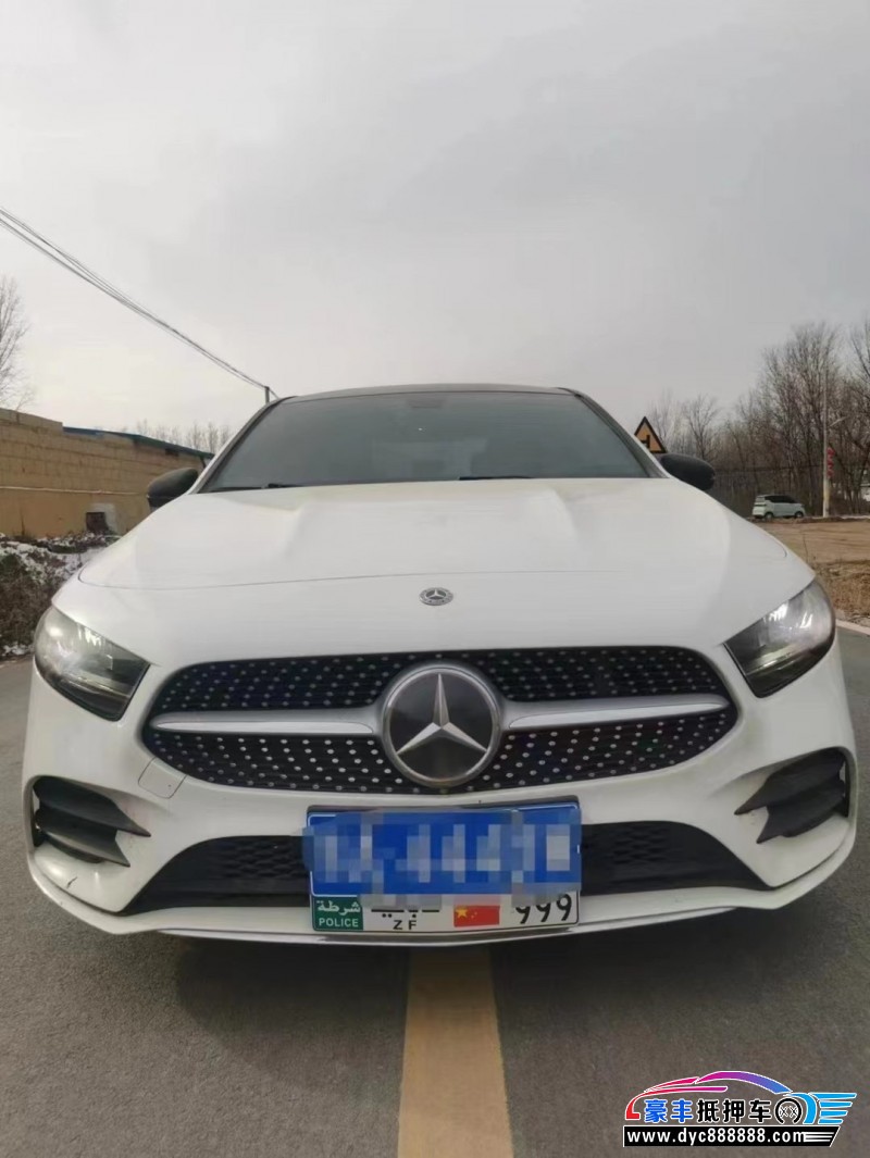19年奔驰A轿车抵押车出售