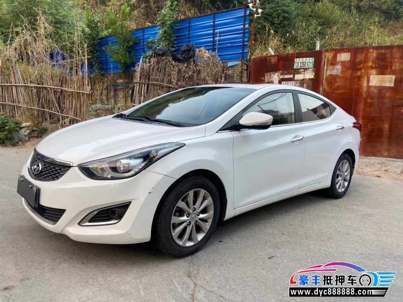 16年现代朗动轿车抵押车出售