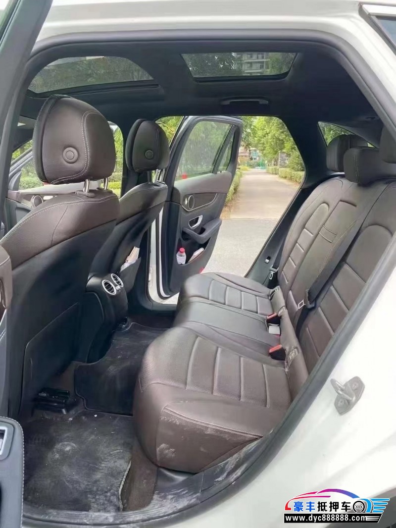 17年奔驰C轿车抵押车出售