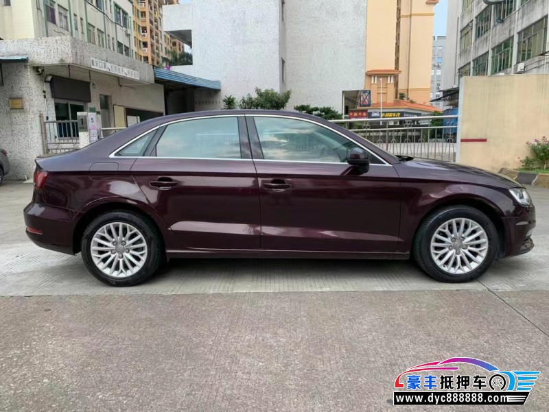 17年奥迪A3轿车抵押车出售