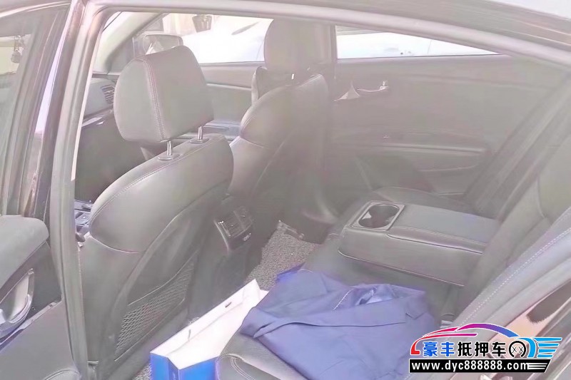 15年起亚K4轿车抵押车出售