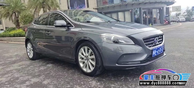 14年沃尔沃V40轿车抵押车出售