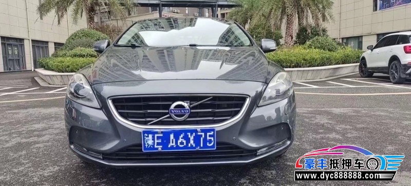 14年沃尔沃V40轿车抵押车出售