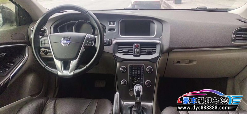 14年沃尔沃V40轿车抵押车出售