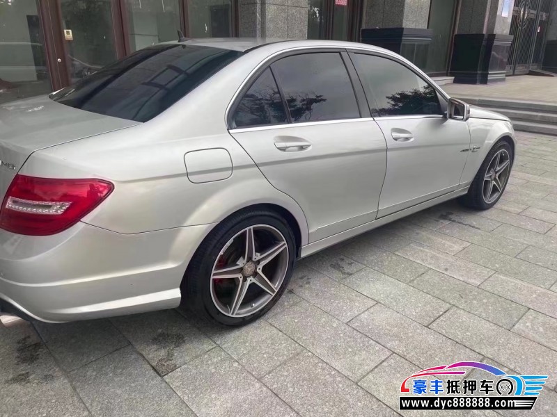 12年奔驰C轿车抵押车出售
