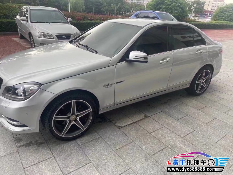 12年奔驰C轿车抵押车出售