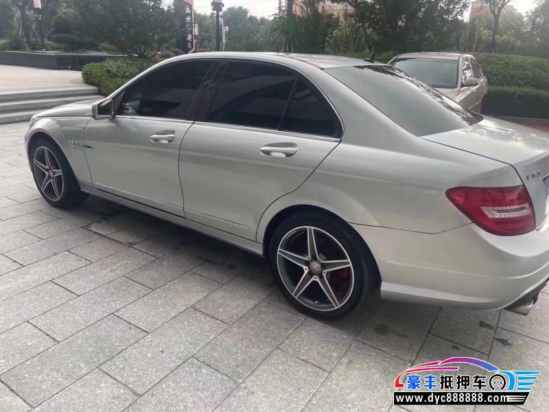 12年奔驰C轿车抵押车出售