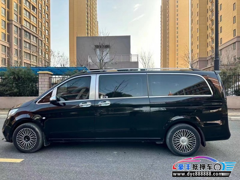 16年奔驰威霆轿车抵押车出售