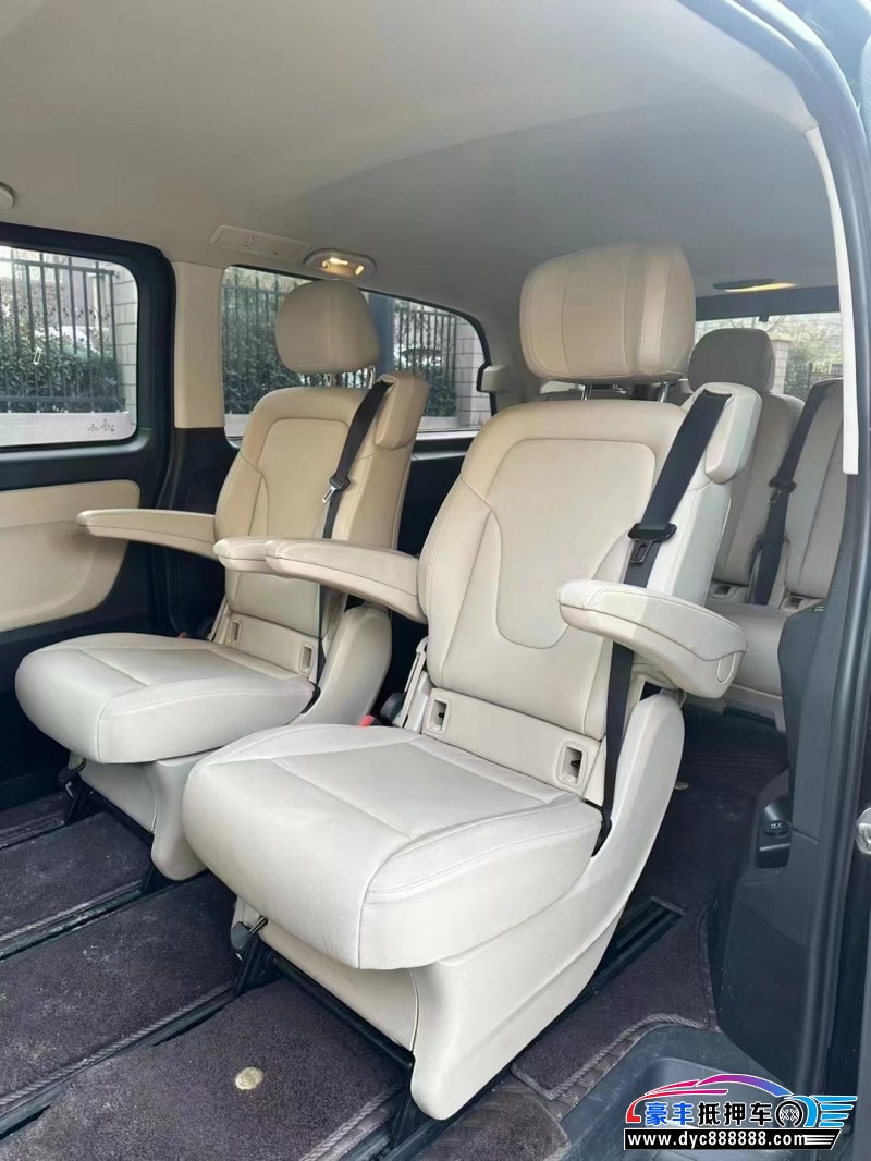 16年奔驰威霆轿车抵押车出售