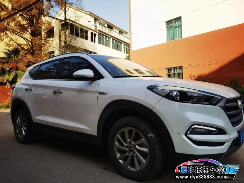 17年现代途胜轿车抵押车出售