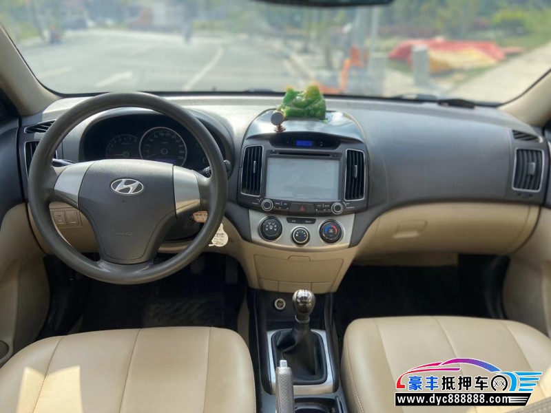 12年现代悦动轿车抵押车出售