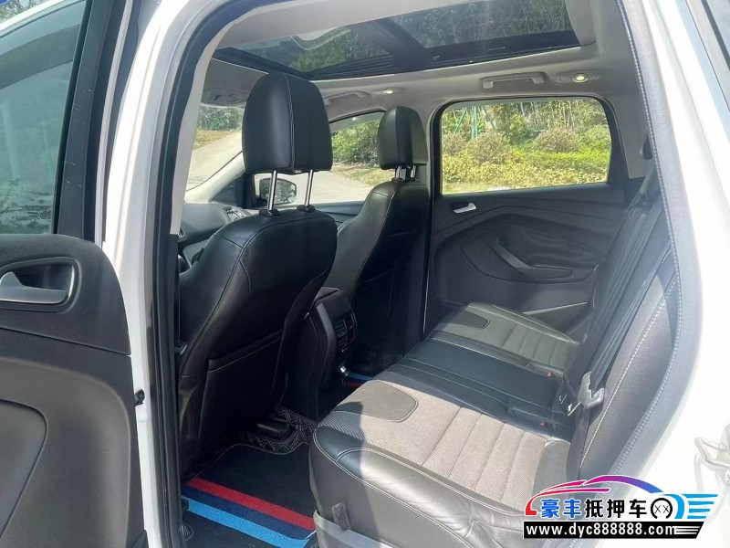 15年福特翼虎轿车抵押车出售