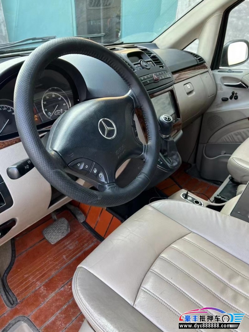 11年奔驰唯雅诺MPV抵押车出售