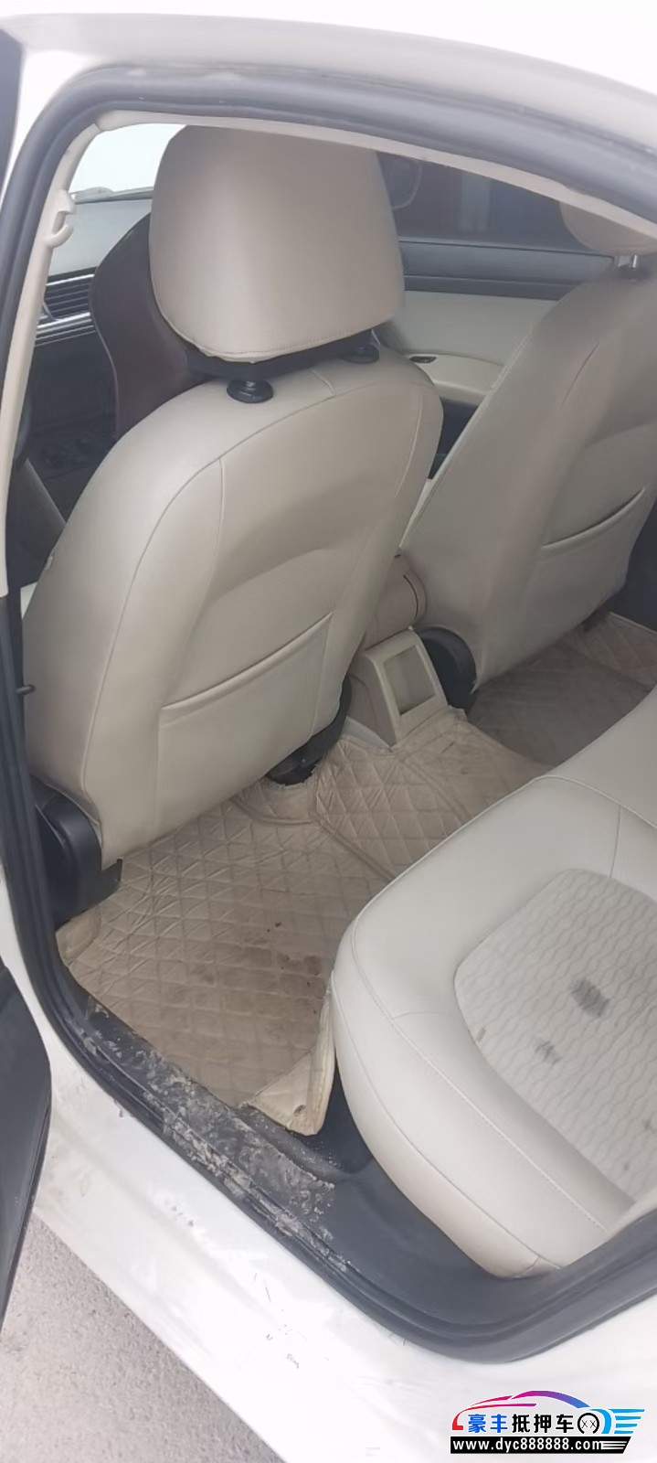 13年斯柯达昕锐轿车抵押车出售