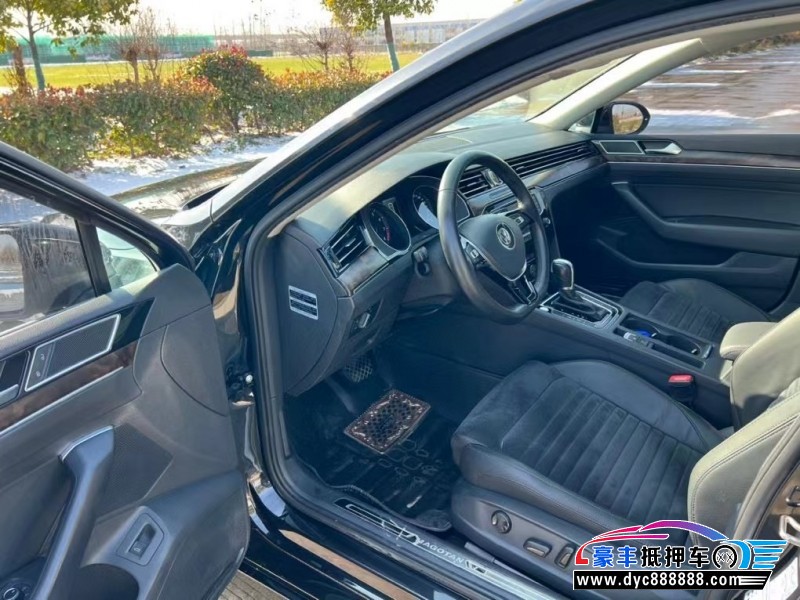 17年大众迈腾轿车抵押车出售