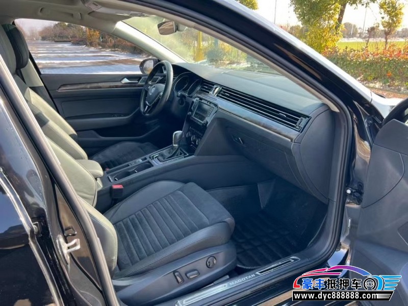 17年大众迈腾轿车抵押车出售