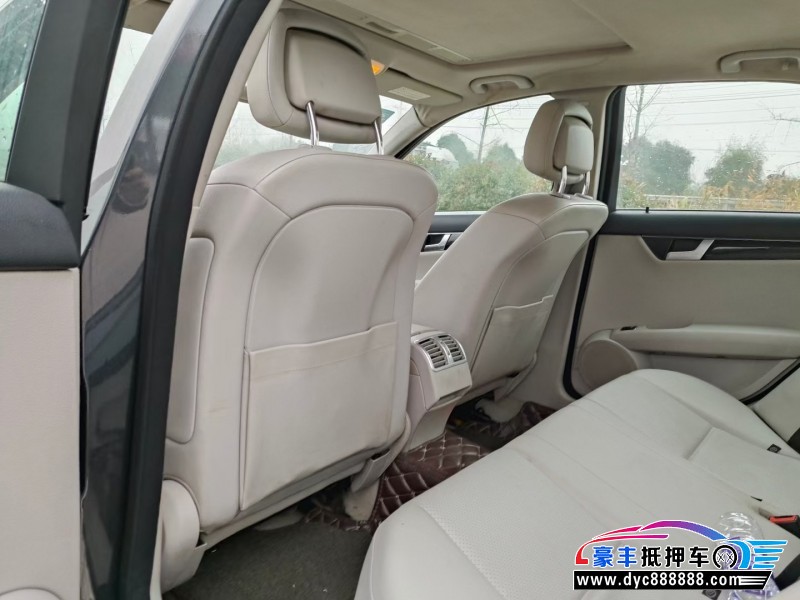 12年奔驰C轿车抵押车出售