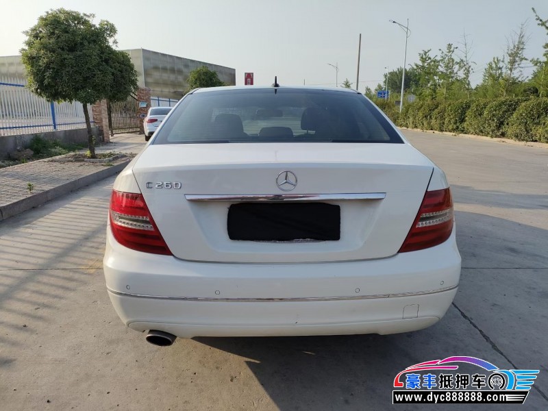13年奔驰C轿车抵押车出售