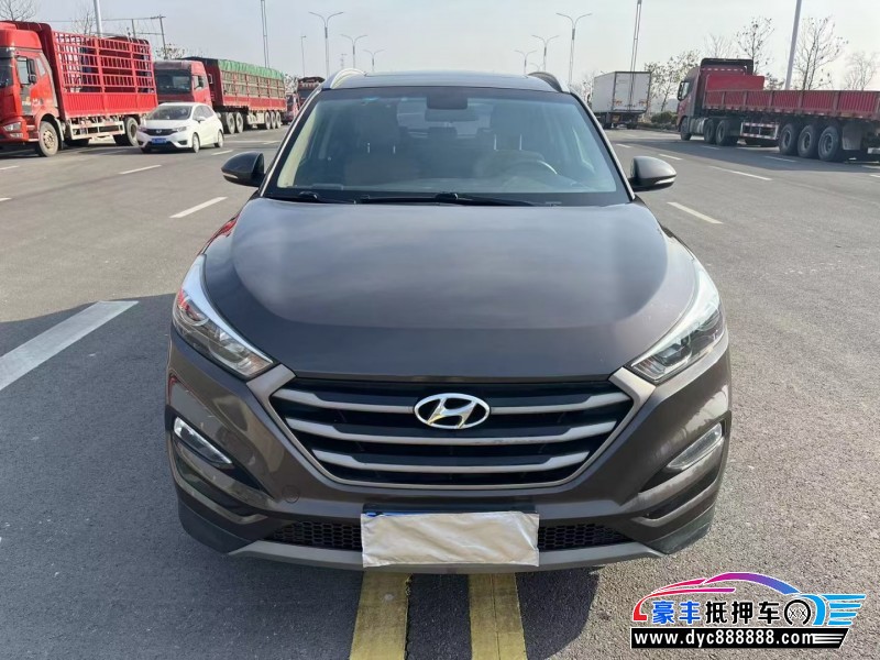 17年现代途胜轿车抵押车出售