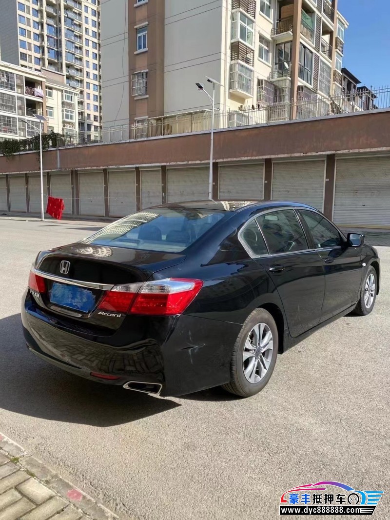 16年本田雅阁轿车抵押车出售