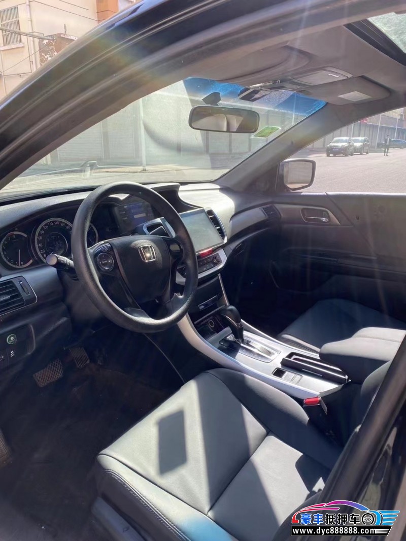 16年本田雅阁轿车抵押车出售