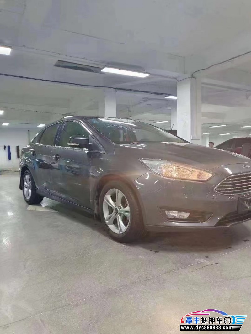 15年福特福克斯轿车抵押车出售