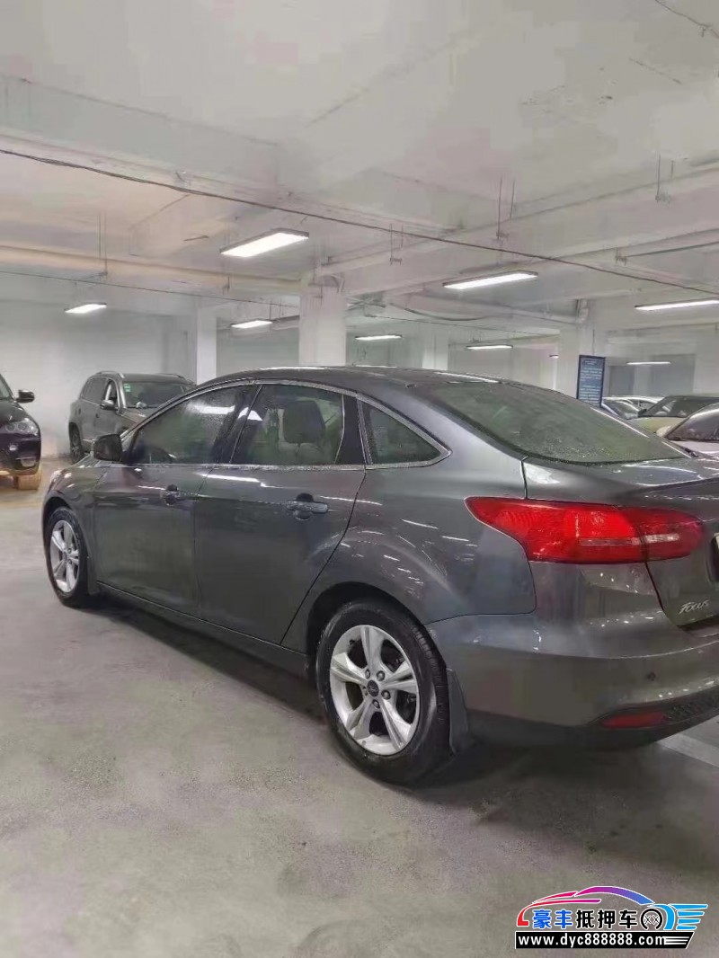 15年福特福克斯轿车抵押车出售