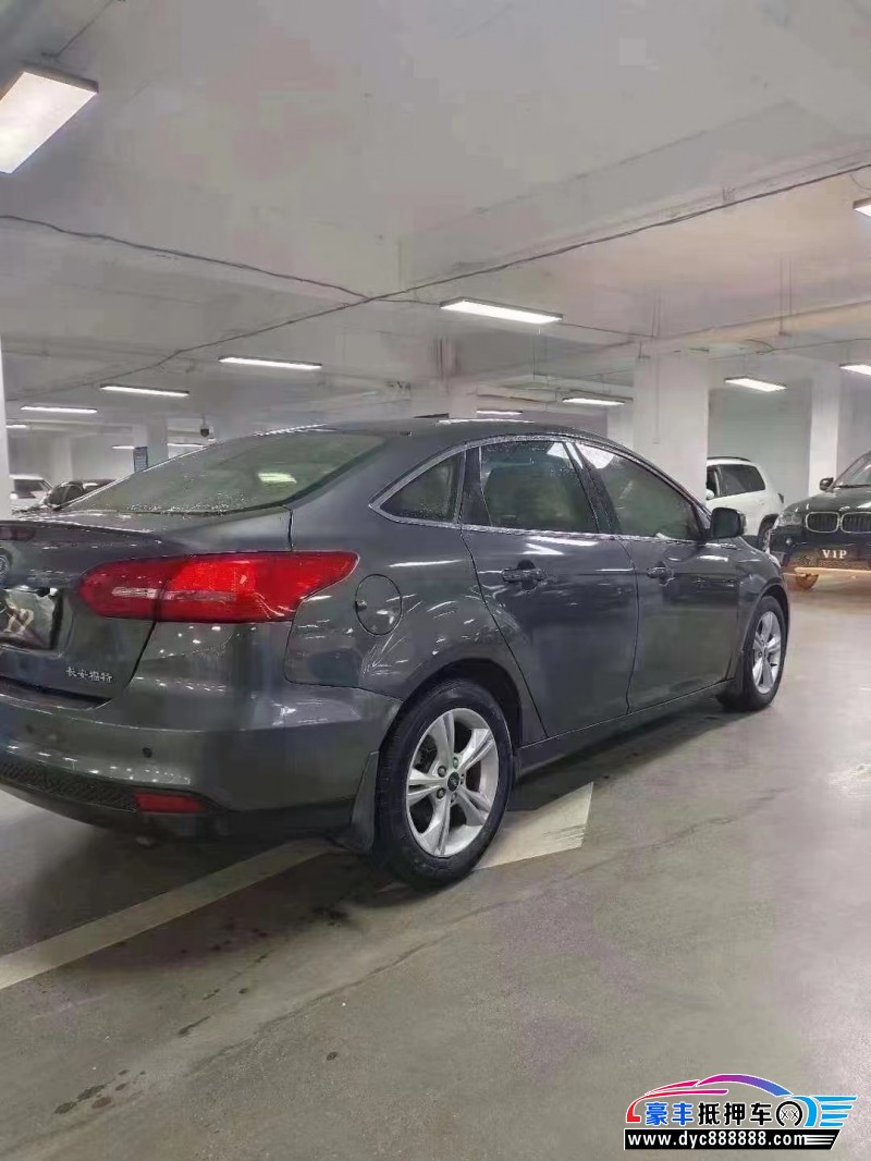 15年福特福克斯轿车抵押车出售