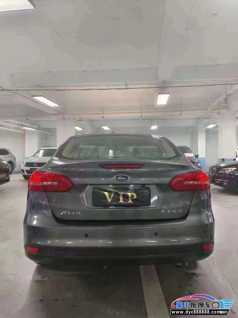 15年福特福克斯轿车抵押车出售