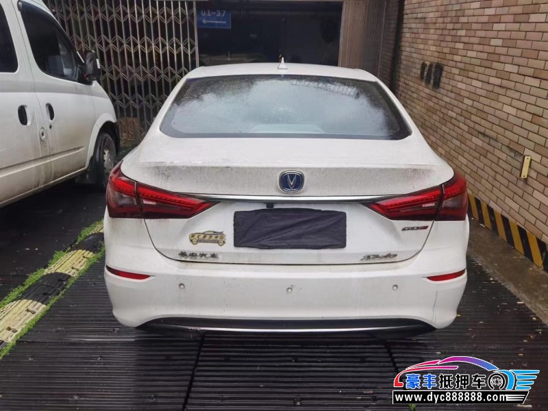 19年长安逸动轿车抵押车出售