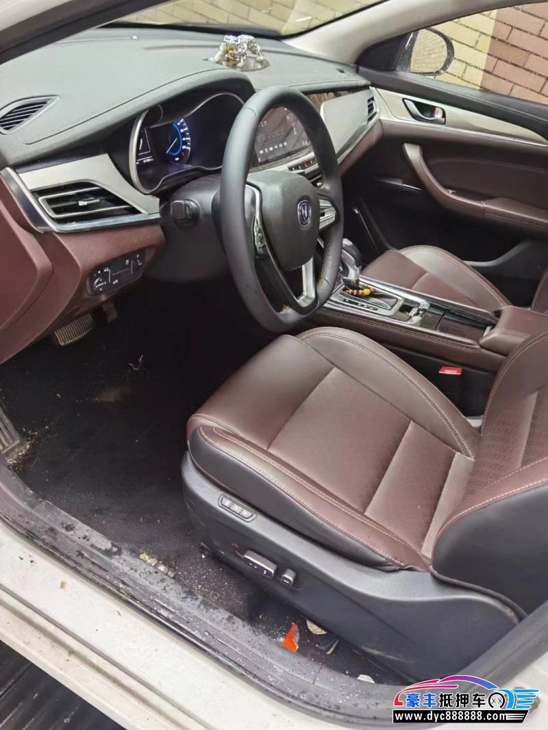 19年长安逸动轿车抵押车出售