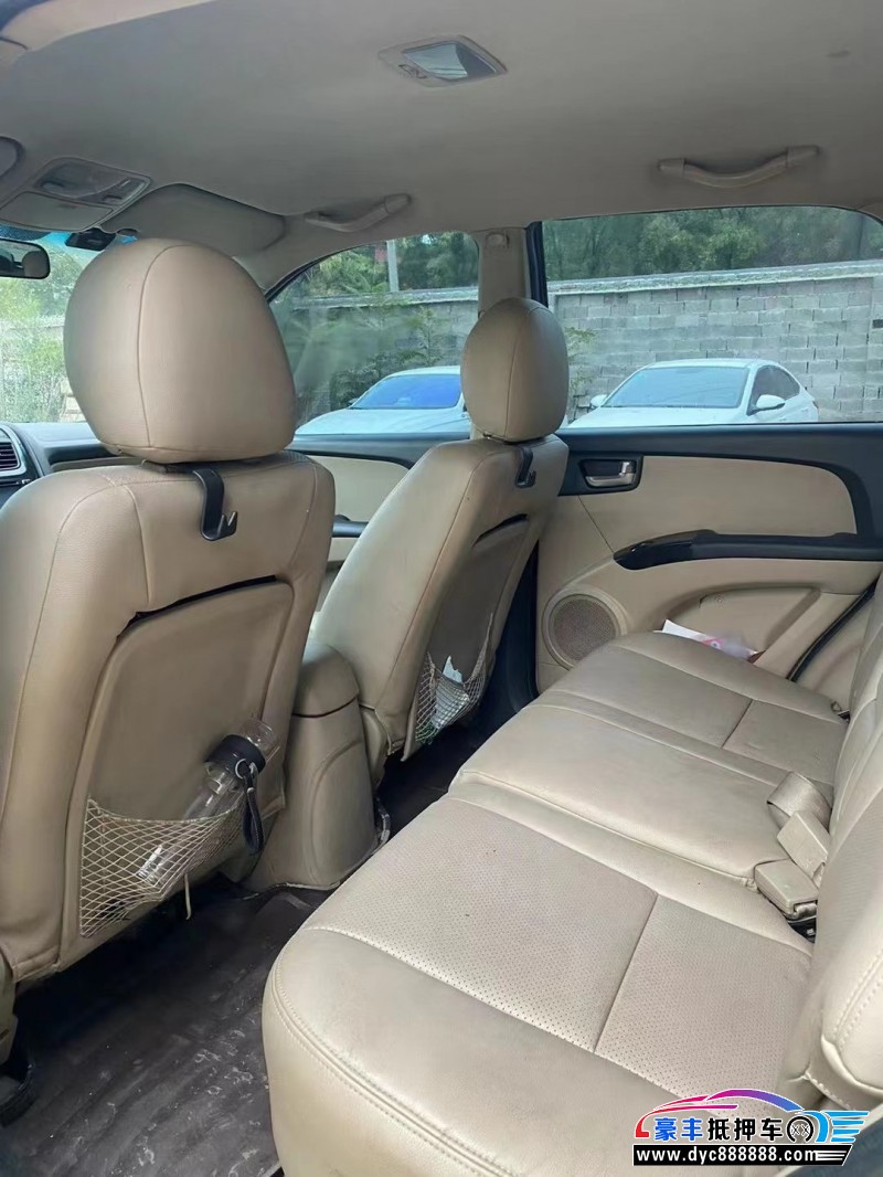 11年起亚狮跑轿车抵押车出售