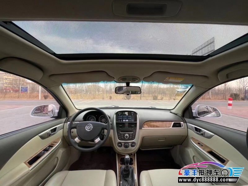 15年别克凯越轿车抵押车出售