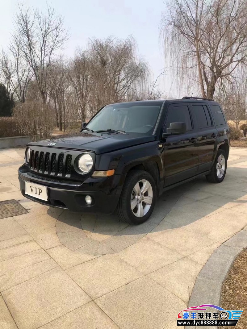 15年Jeep自由客轿车抵押车出售