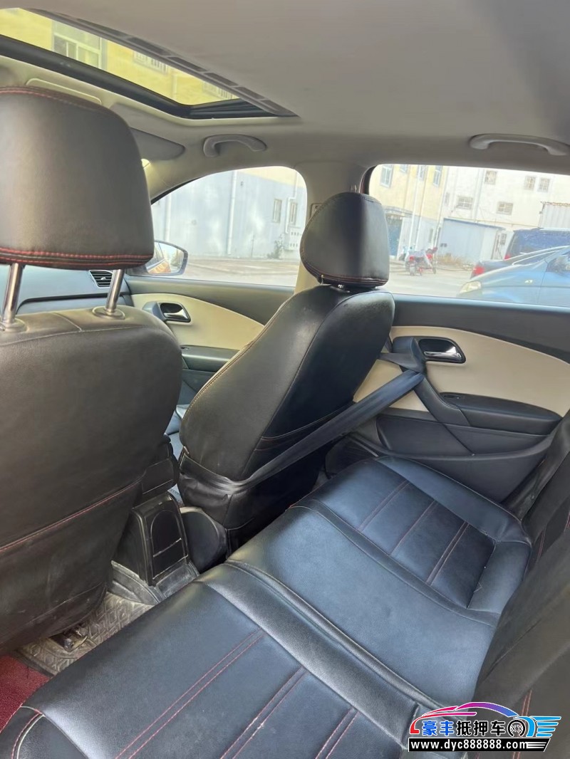 14年大众polo轿车抵押车出售