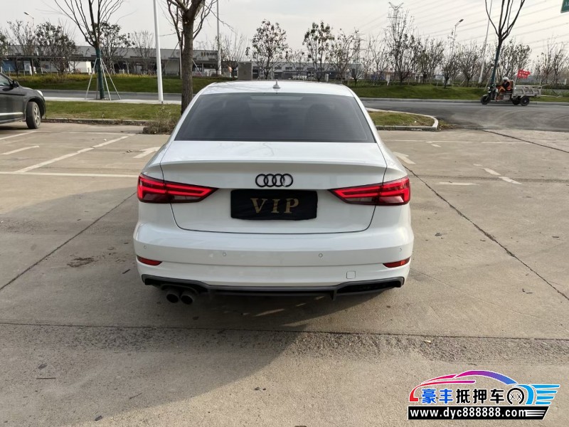 18年奥迪A3轿车抵押车出售
