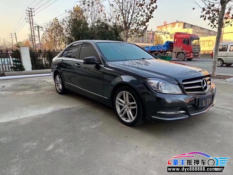 13年奔驰C级轿车抵押车出售